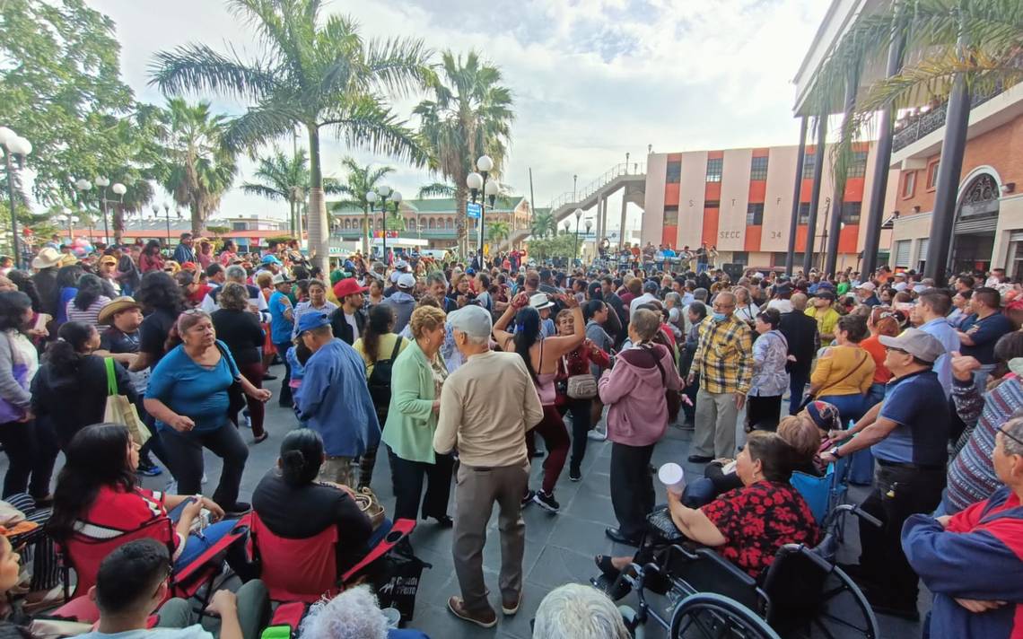 Todo Un éxito El Megabaile En La Plaza Hijas De Tampico El Sol De Tampico Noticias Locales 3767